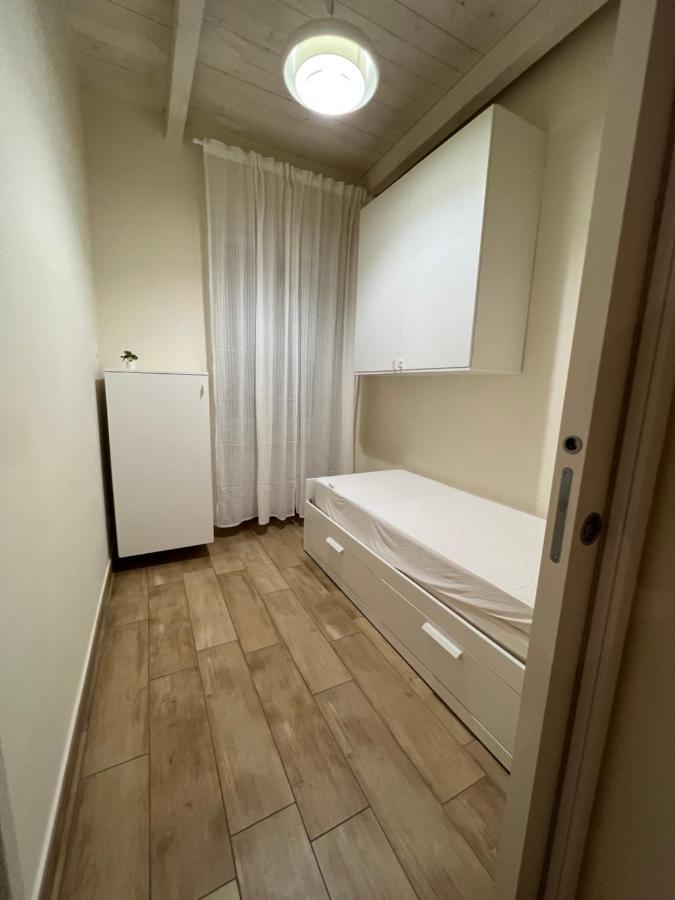 Sea Apartments Террачина Екстер'єр фото